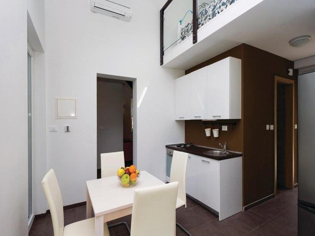 Porozina Apartments Grzic מראה חיצוני תמונה